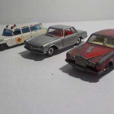 Match box vintage " Rolls Royce Silver  Shadow" , Corgi Mercedes=Benz 280 sl.