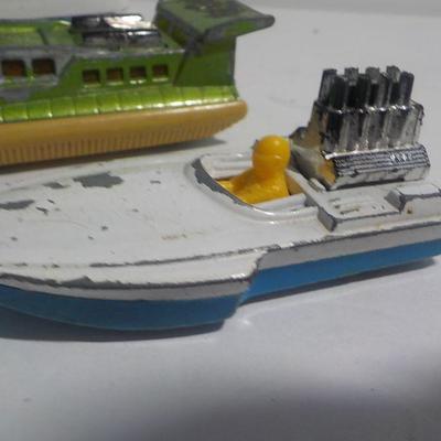 Match box "No. 5 Seafine",  Match box " No . 2 Hovercraft". 