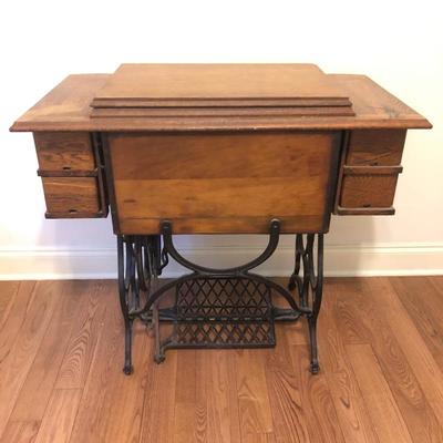 Lot 159 - Vintage Sewing Machine
