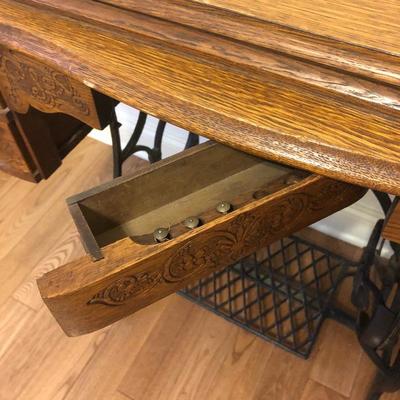 Lot 159 - Vintage Sewing Machine