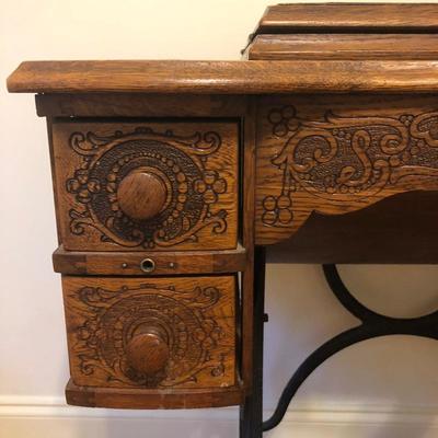 Lot 159 - Vintage Sewing Machine