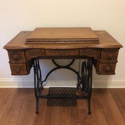 Lot 159 - Vintage Sewing Machine