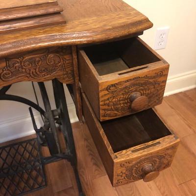 Lot 159 - Vintage Sewing Machine