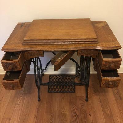Lot 159 - Vintage Sewing Machine