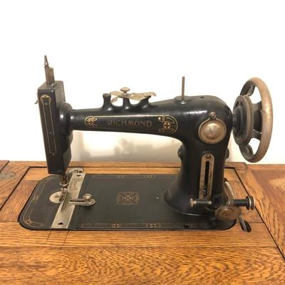Lot 159 - Vintage Sewing Machine