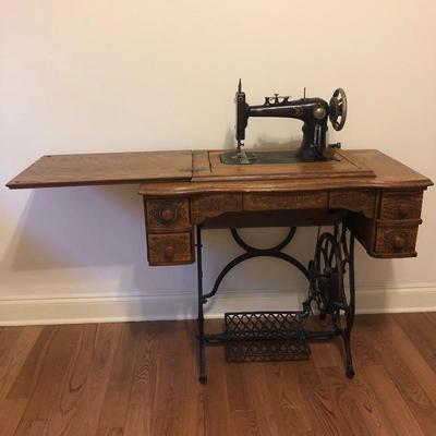 Lot 159 - Vintage Sewing Machine