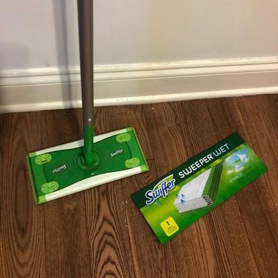 Lot 161 - Irons and Vacuums 