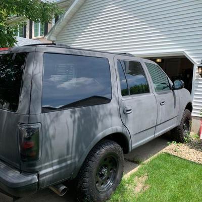 2005 Ford Expedition XLT Low Miles / Daily driver 
