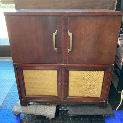 Vintage Cabinet Radio/ Turntable