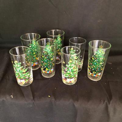 Lot 174 - Christmas In July!