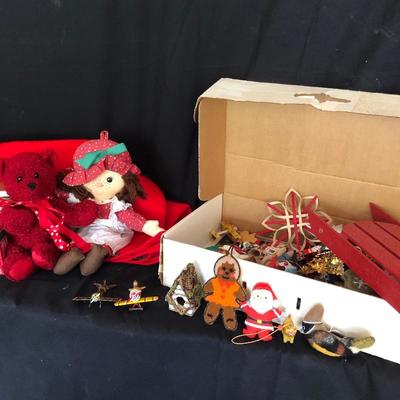 Lot 174 - Christmas In July!