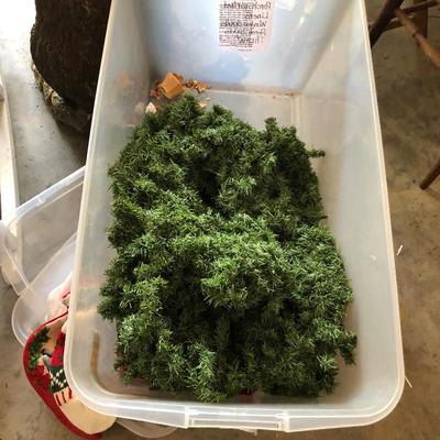 Lot 174 - Christmas In July!