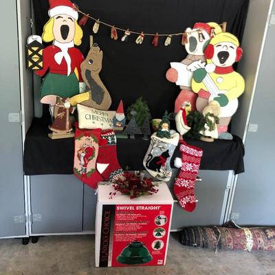 Lot 174 - Christmas In July!