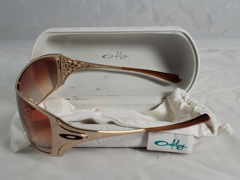 Oakley Dart Women Sunglasses | EstateSales.org