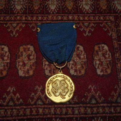 Vintage 1933 4-H Gold Filled Achievement Award Medal