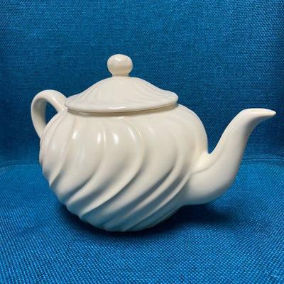 Franciscan Ware Coronado Swirl White Teapot