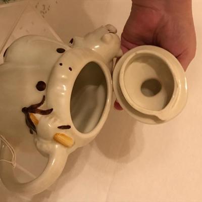 Lot 24  Tom the Piper's son kettle and Puss N Boots creamer