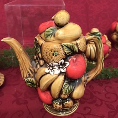 Lot 38 - Inarco Kitchen Pieces 