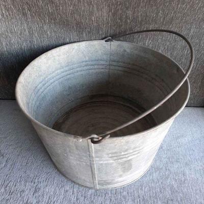 Vintage Schlueter MFG C0. Galvanized Bucket