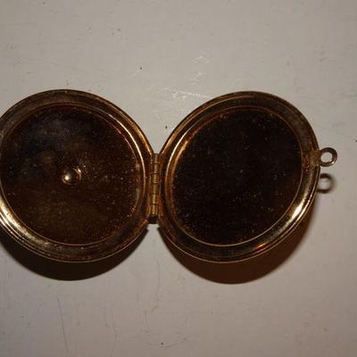 Gold Tone Photograph Locket, Pearls & Turquoise Colored Beads