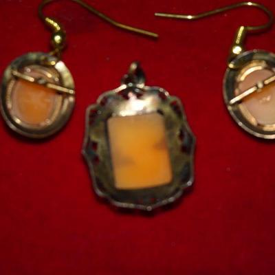 Gold Toned Carved Shell Cameo Pendant & Earrings 