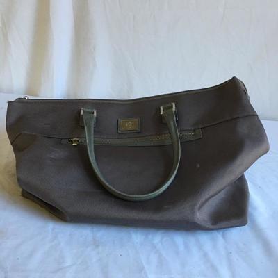 Lot 188 - Travel Essentials 