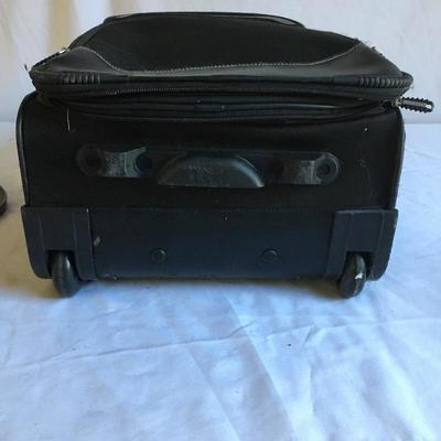 Lot 188 - Travel Essentials 