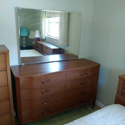8 drawer dresser with mirror