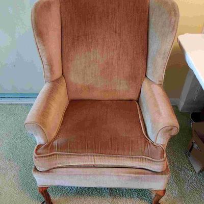 Brown lounge chair 