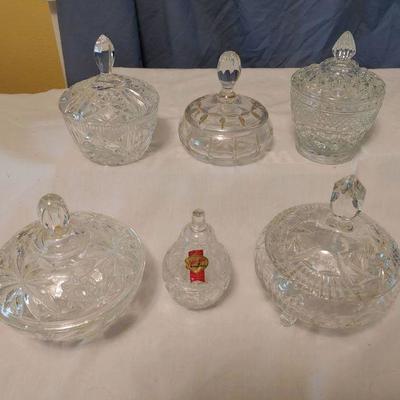 6 Crystal bowls with lids