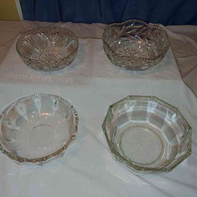 4 crystal bowls
