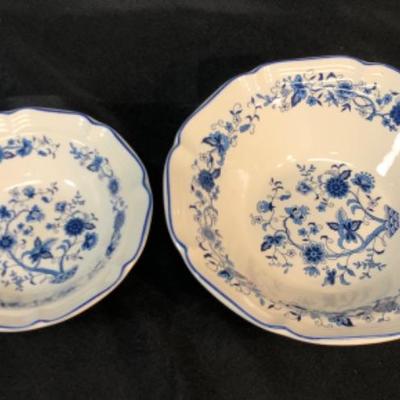 2 blue and white delft bowls small and large