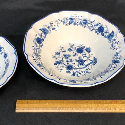 2 blue and white delft bowls small and large