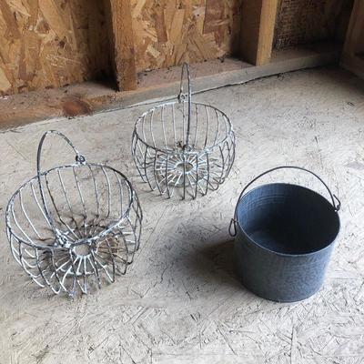 Lot 190 - Metal Yard Art