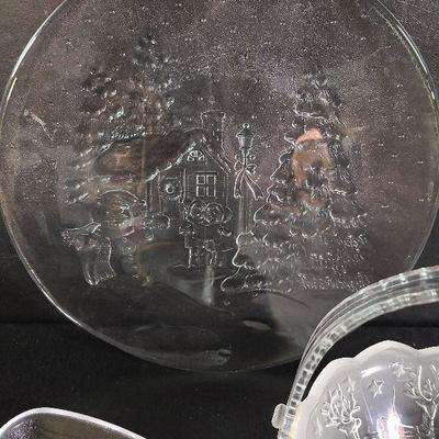 C129: Glass Holiday Serving dishes
