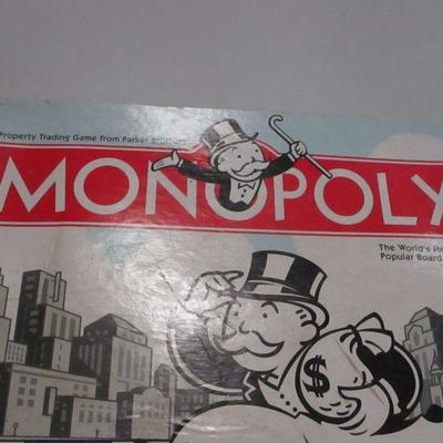 Lot 3 - Board Games - Monopoly - Cribbage & Dominoe Set