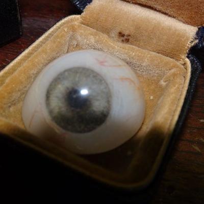 Creepy 1930's Eye Prostheses, Eye Balls, Glass Eyes, Eye of the Beholder.......
