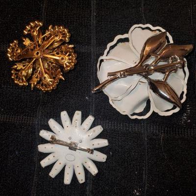 Vintage floral brooch lot