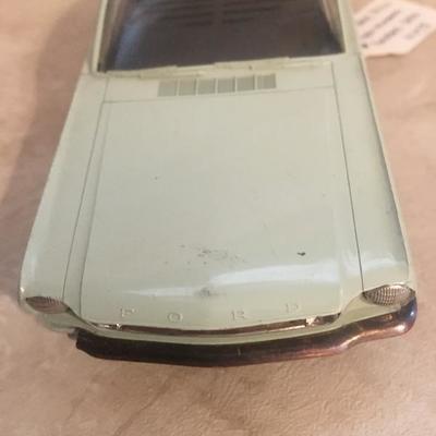 3-008 Vintage  Philco Ford Mustang Fastback AM. Radio