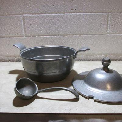 3-011 Vintage Carson Co. Pewter Soup Tureen with Ladle
