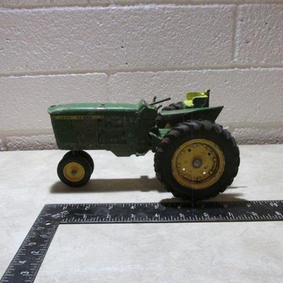 3-019 John Deere Model Tractor