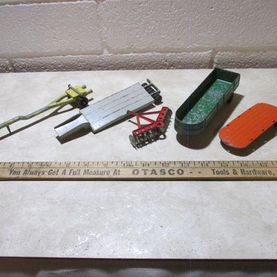 3-023 Farm trailers and implements (models)