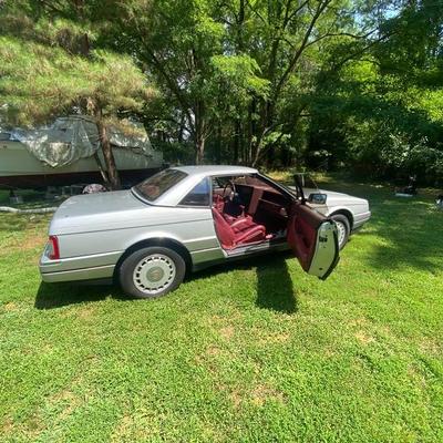 Lot # 601 1987 Cadillac Allante Hard Top Convertible Car 