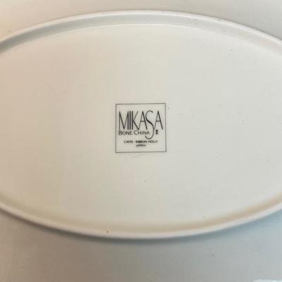 Mikasa Ribbon Holly Oval Butter Plate 