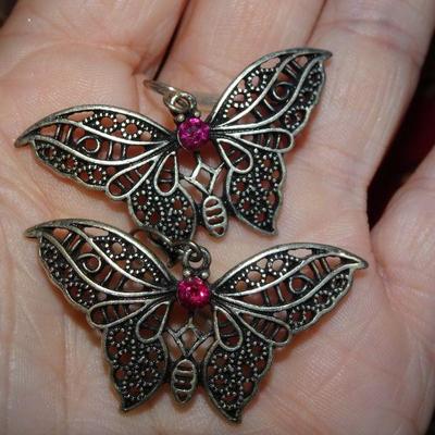 Sweet Little Butterfly Dangle Earrings, Filigree 