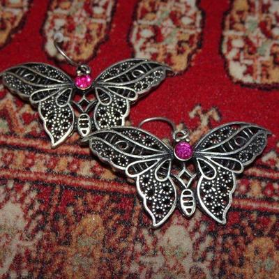 Sweet Little Butterfly Dangle Earrings, Filigree 