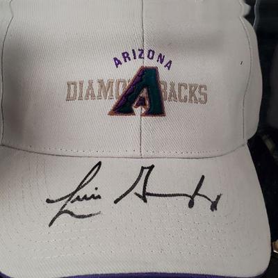 Arizona Diamondbacks 2001 World Series Hero Legend  Luis Gonzales Signed Cap and Baseball