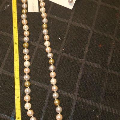 Pearl necklace and earrings 