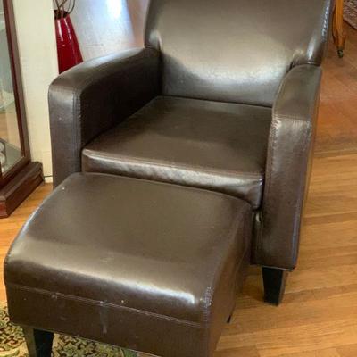 LOT 8 LEATHER CLUB CHAIR & OTTOMAN