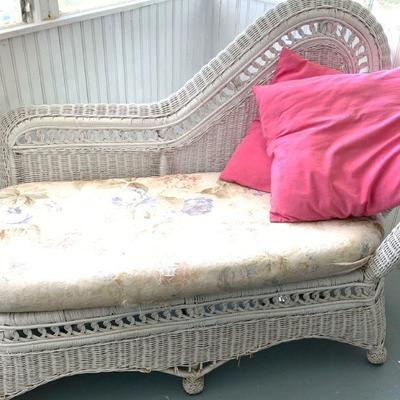 LOT 25 VICTORIAN SYLE WICKER CHAISE LOUNGE PRICE DROP!